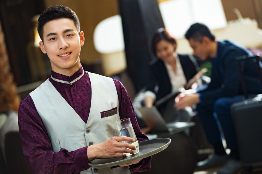 酒店餐飲服務(wù)員的職責(zé)與素養(yǎng)